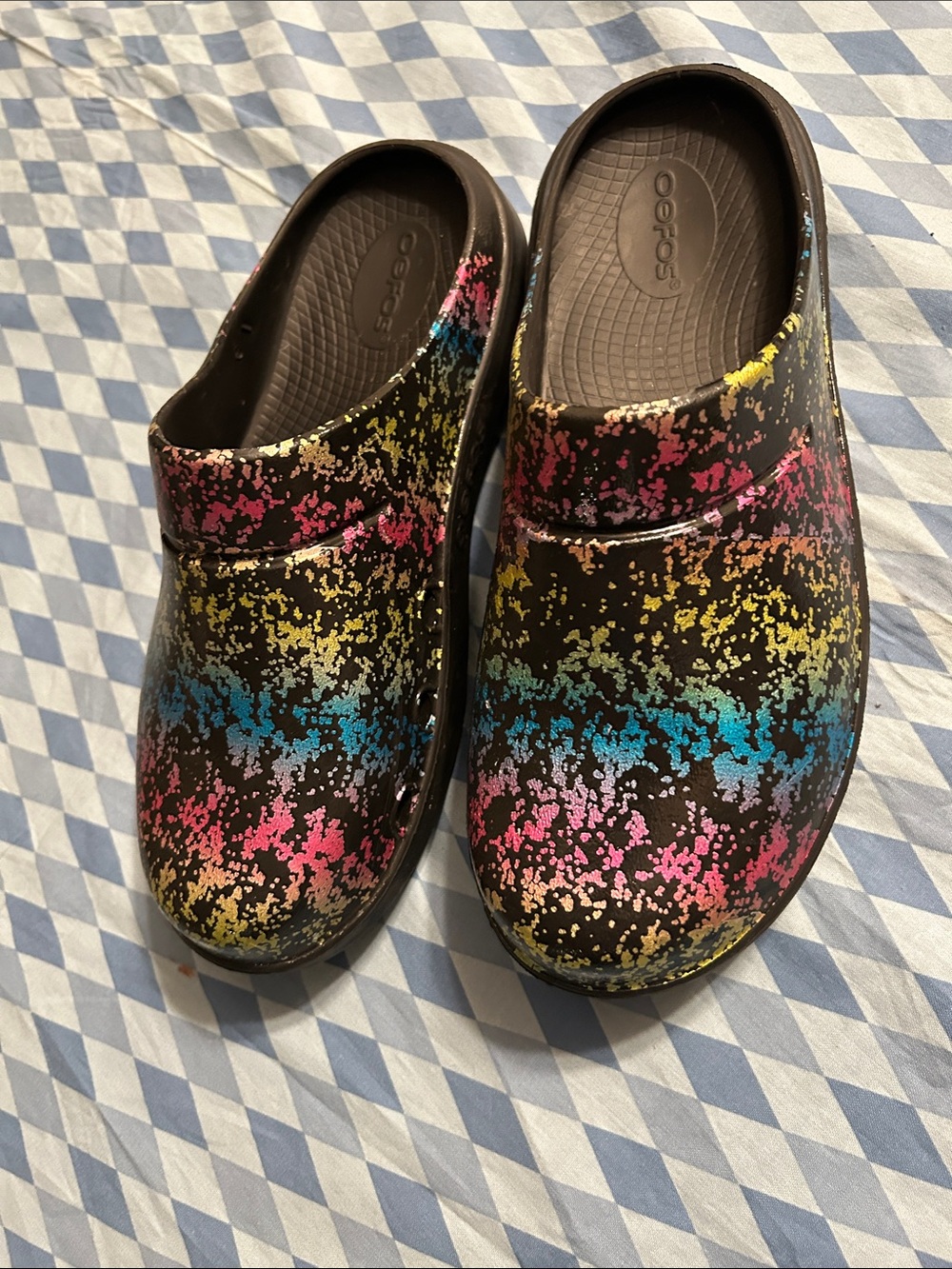 Oofos OOcloog metallic 80s size 8